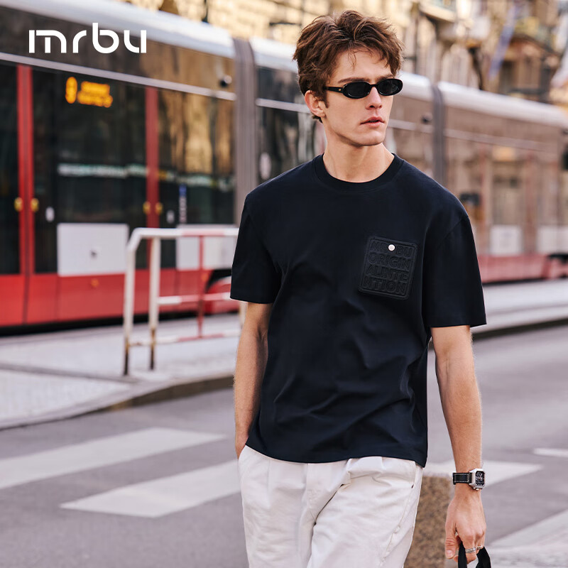 布先生口袋字母刺绣圆领T恤男夏季廓形纯色短袖上衣 石墨黑 