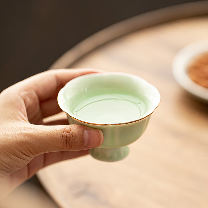 MQV陶瓷高足中式复古风白酒酒盅烈酒家用一口杯黄酒米酒酒盏大号酒杯 花瓣高足杯天青带金边