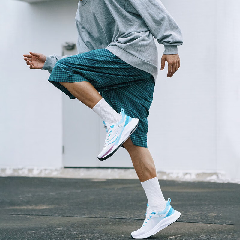 Tcellars超音速 男鞋运动鞋子男冬季新款入门跑鞋软底轻弹缓震碳板跑步鞋 活力蓝【加绒】 39