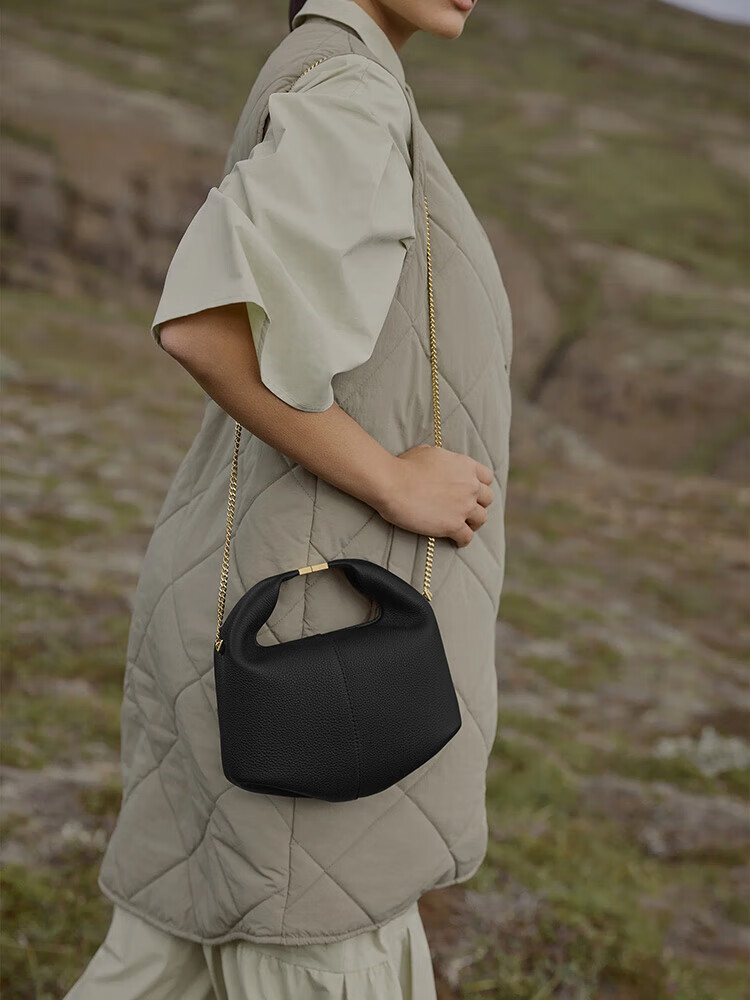 Polene波灵恩Beri 黑色荔枝牛皮（链条款）手提斜挎包 黑色（链条款）