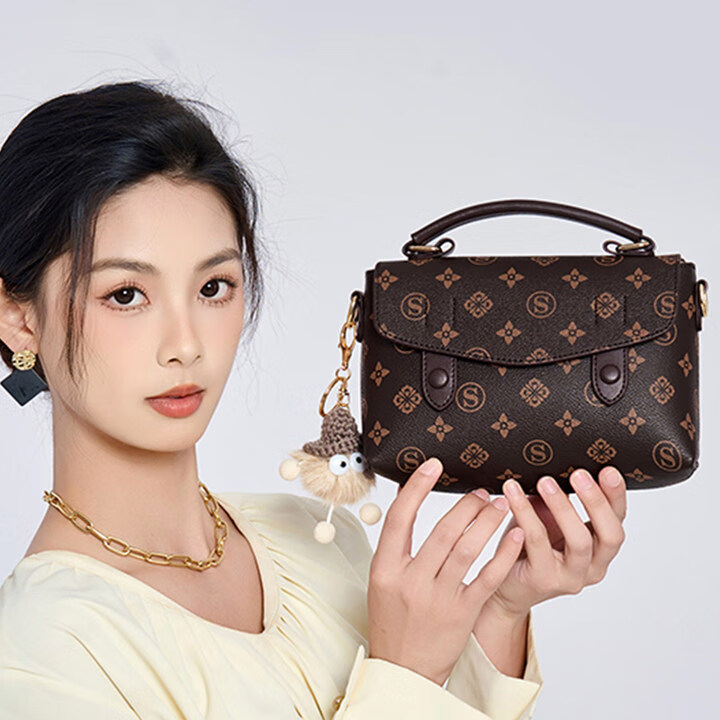 纪诗哲包包女包单肩包女士斜挎包七夕情人节礼物送女友老婆纪念礼物 咖色【需要贺卡拍此项】 小包 精美礼盒