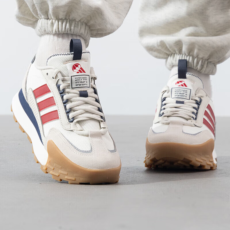 23��20�㣺ADIDAS���ϴ�˹��ŮЬ�ܲ�Ь