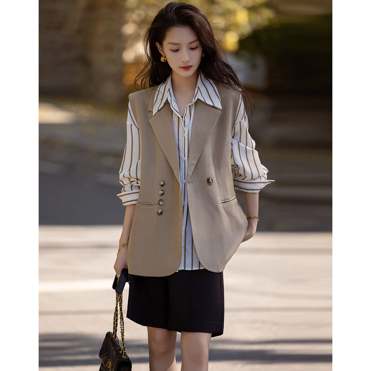德玛纳【智感姐系】秋季韩风休闲翻驳领马甲一粒扣无袖西装式外套女短款