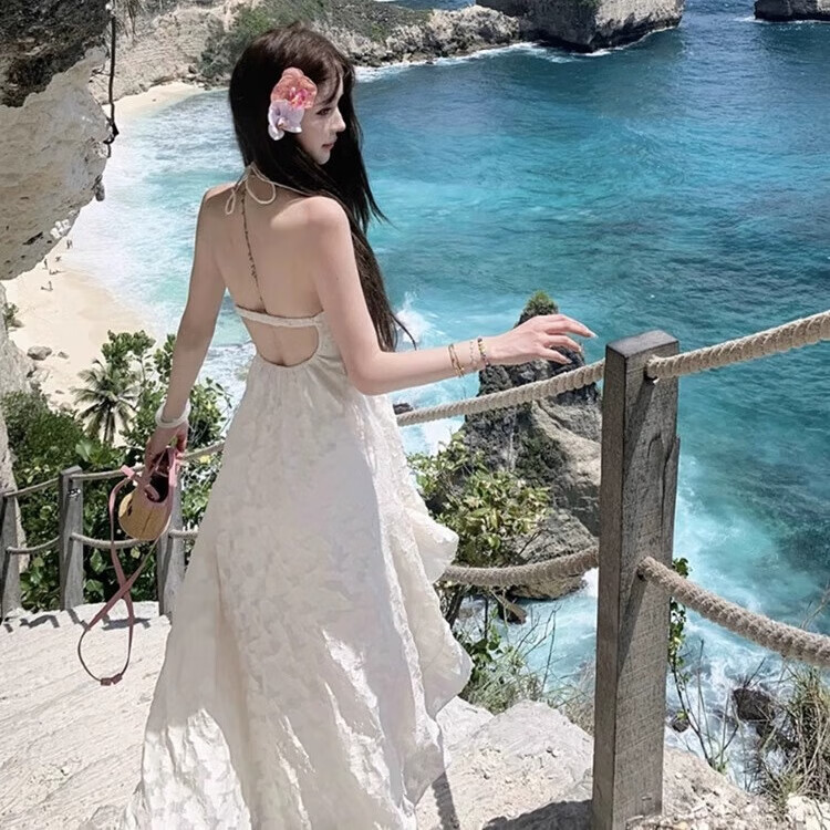 微光里連衣裙子法式純欲掛脖露背吊帶仙女設(shè)計感氣質(zhì)度假風(fēng)辣妹長裙夏季 露背掛脖長裙【杏色L】 110-125斤