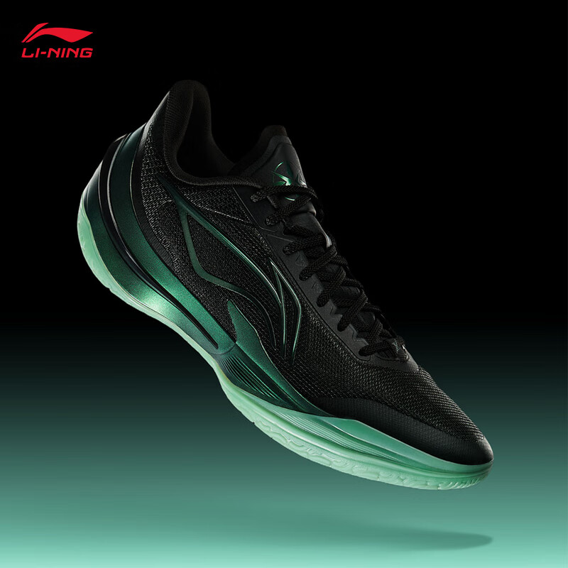 内部设计，透气性佳