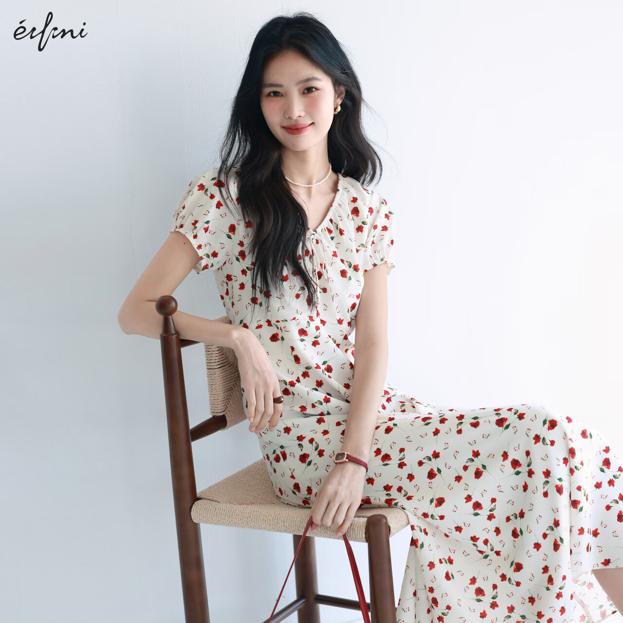 伊芙丽朱珠代言V领高腰线长款碎花连衣裙女2025夏季新款气质茶歇裙 米白 S