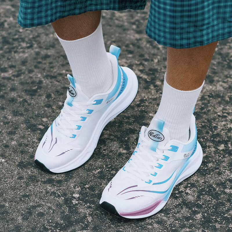 Tcellars超音速 男鞋运动鞋子男冬季新款入门跑鞋软底轻弹缓震碳板跑步鞋 活力蓝【加绒】 39