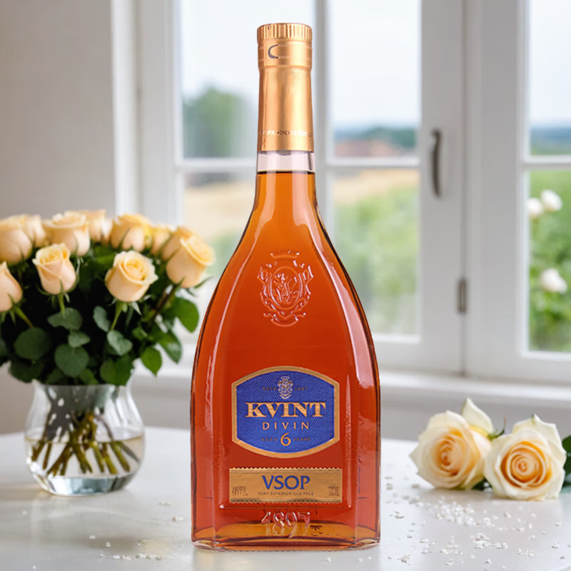 金刻摩尔多瓦原瓶进口洋酒 6年VSOP白兰地 KVINT40度礼盒装  500mL 1瓶