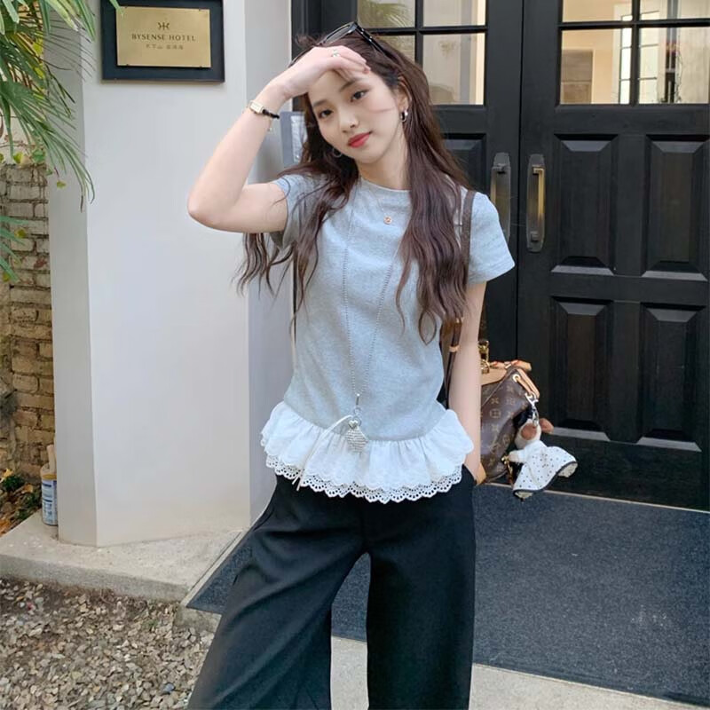 微光里正肩女t恤2025夏新款短袖修身蕾丝拼接设计感小众纯欲百搭短上衣 蕾丝边短袖【花灰色 M】 80-95斤
