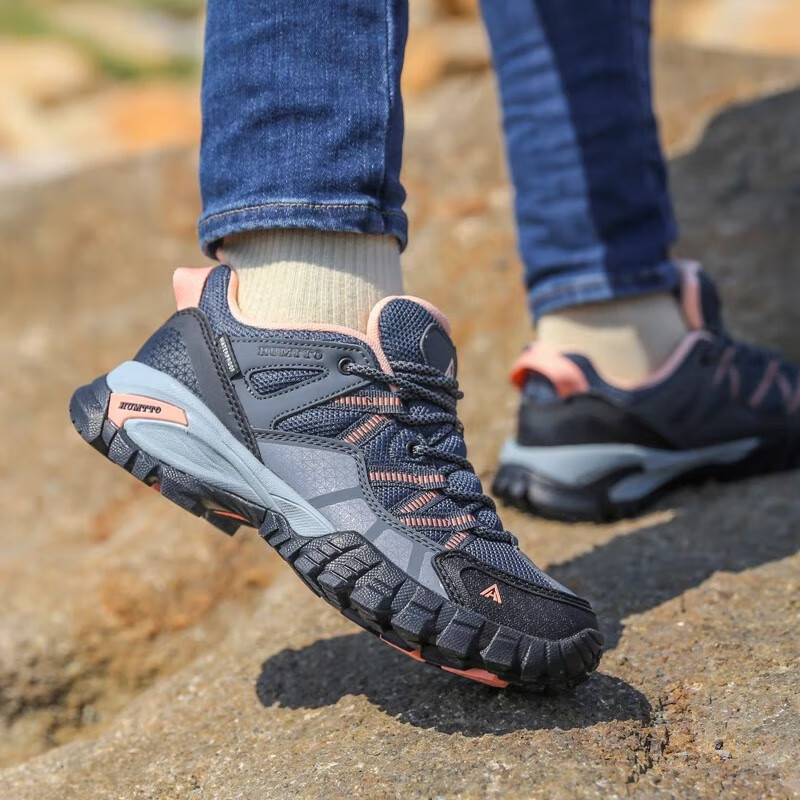 悍途（HUMTTO）透气登山鞋低帮防滑耐磨爬山鞋四季网面新款舒适减震户外徒步鞋 深灰/浅粉609-女 37