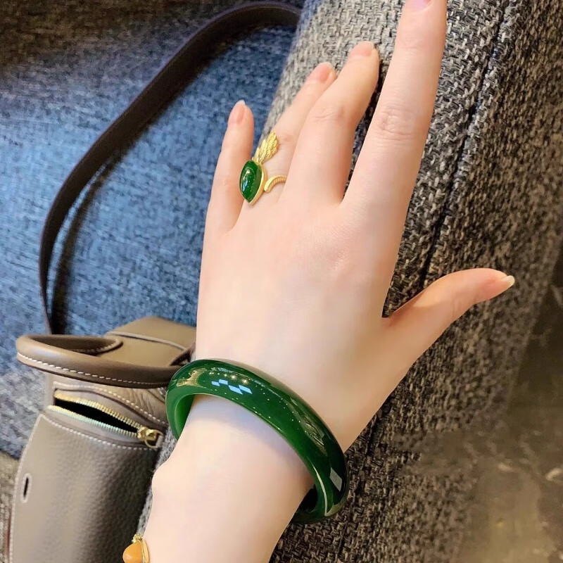 芯香俄羅斯碧玉手鐲女款玉鐲天然玉菠菜綠和田玉墨綠祖母綠送媽媽禮物 內(nèi)徑53-54 適合體重80-90斤