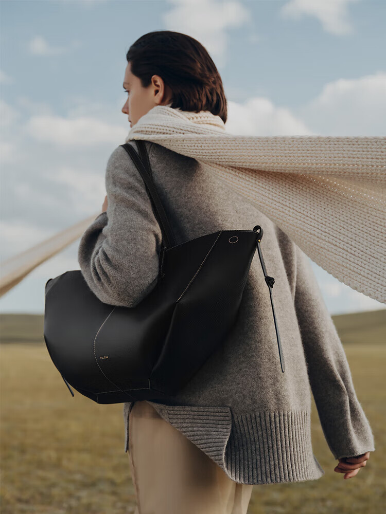 俊潮polene波灵恩[明星同款]Cyme荔枝牛皮大容量通勤托特包手提单肩包 黑色