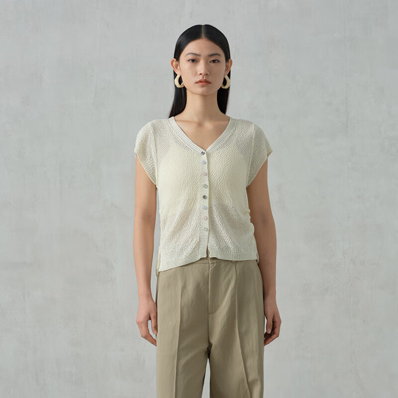 阿依莲【商场同款】气质V领针织衫短袖女夏季2025新款薄款百搭洋气上衣 可可蛋奶 S