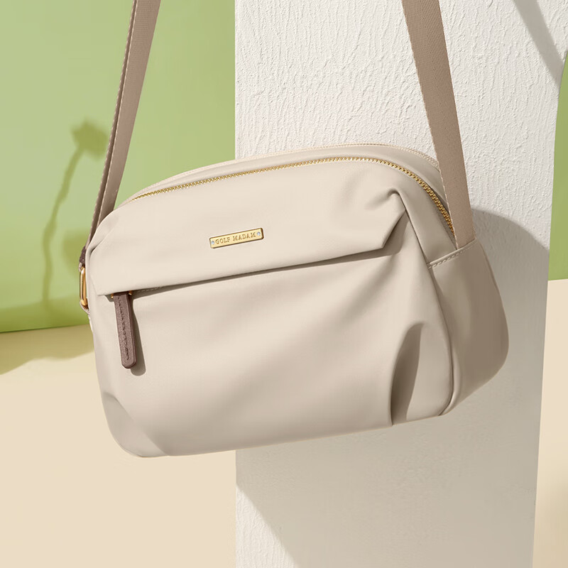 �߶���GOLF��б���Ů��㵥���ʱ�а���Ů������ˮ�����ֻ���ĸ�׽�����