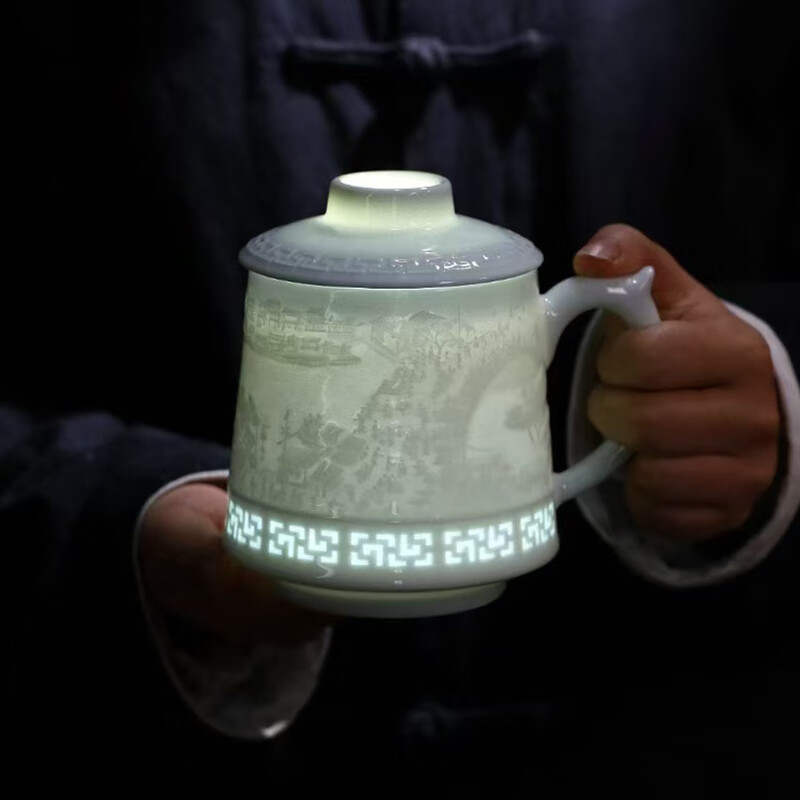 御嘉斋景德镇陶瓷杯玲珑瓷泡茶杯茶水分离办公杯带漏马克杯父亲教师礼物 千里江山图 450ml【个人.企业均可定制,礼盒包装】