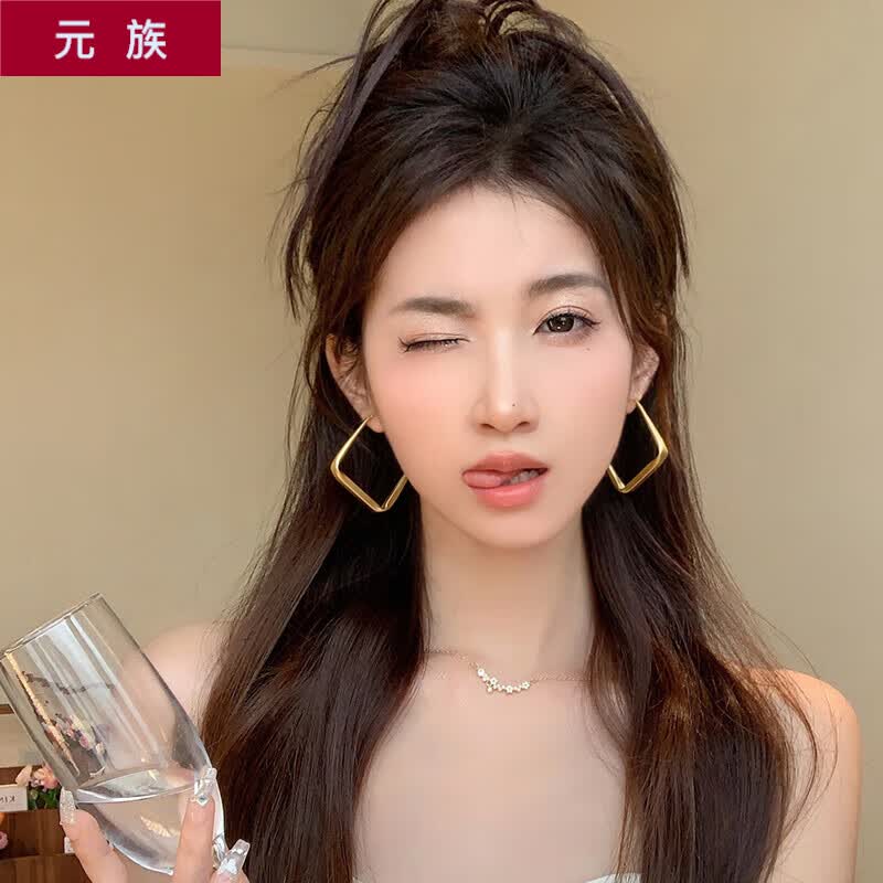 元族新款耳环2024年新款潮轻奢感欧美夸张大气菱形耳饰网红女大耳圈 银针(哑金)给酷菱形