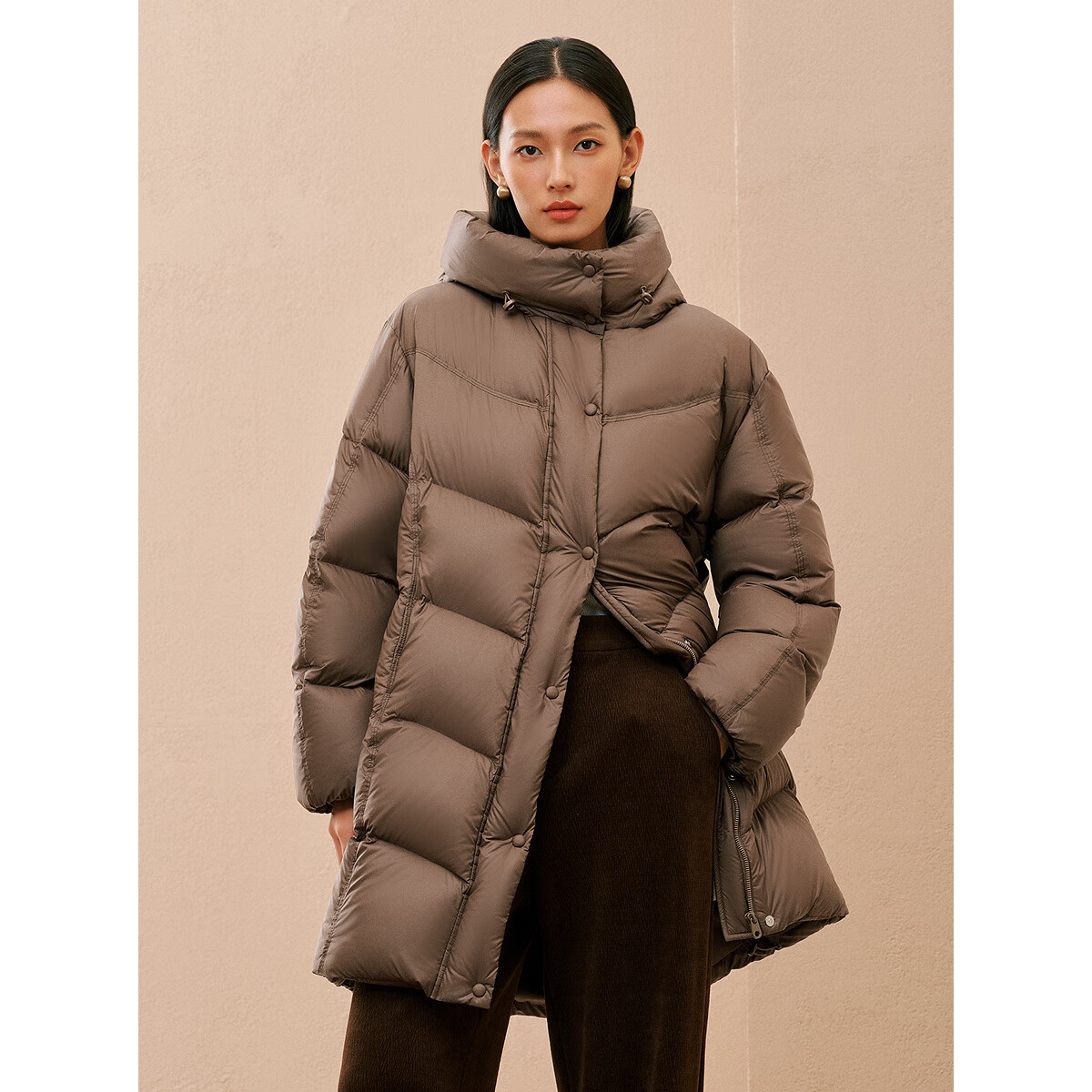 太平鸟女装轻羽绒合集反季清仓白鸭绒羽绒服简约时尚短款中长款 咖色连帽中长款羽绒服 L 京东折扣/优惠券