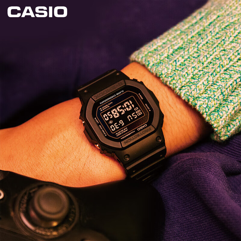 卡西欧（CASIO）男表G-SHOCK户外运动学生经典防水腕手表太阳能小方块送女520礼物 DW-5600RW-1PR彩虹纯黑