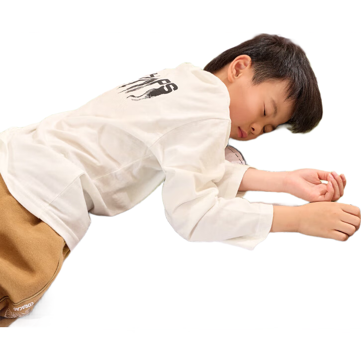 ���գ�CAMEL����èҰ�͵�Ӻ���¶Ӫ��������ص�������ͯ���ε� ��Ұ��