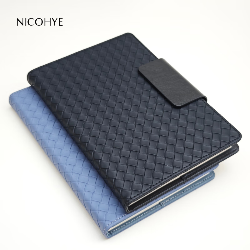 NICOHYE高档商务办公笔记本本子 a6a5横线页 空白页 点阵页笔记本本子 自带笔插 硬面抄 黑色-插袋本（A5） 横线内页