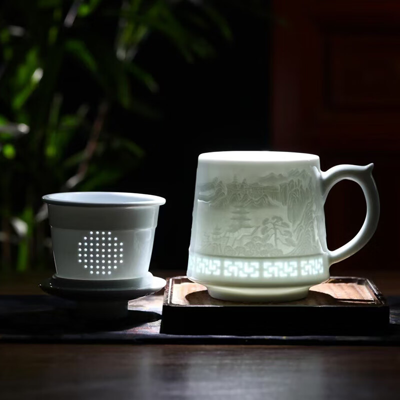 御嘉斋景德镇陶瓷杯玲珑瓷泡茶杯茶水分离办公杯带漏马克杯父亲教师礼物 千里江山图 450ml【个人.企业均可定制,礼盒包装】