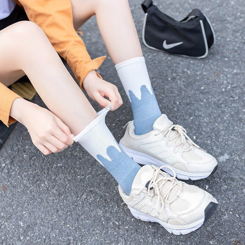 米大爷6双装袜子女秋冬季中筒袜女士休闲棉袜格子款女袜运动潮流长袜子 英伦格子款中筒女袜 均码