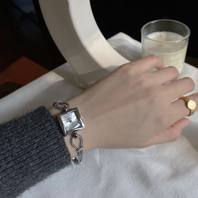 歌迪（GEDI）法式小方糖精致复古简约小众设计高级感轻奢链条小表盘女学生手表 银白