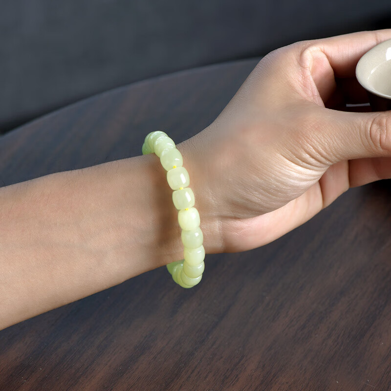 和田玉手链十大品牌排行榜:这10款工艺精湛,佩戴舒适,彰显优雅气质-图片5