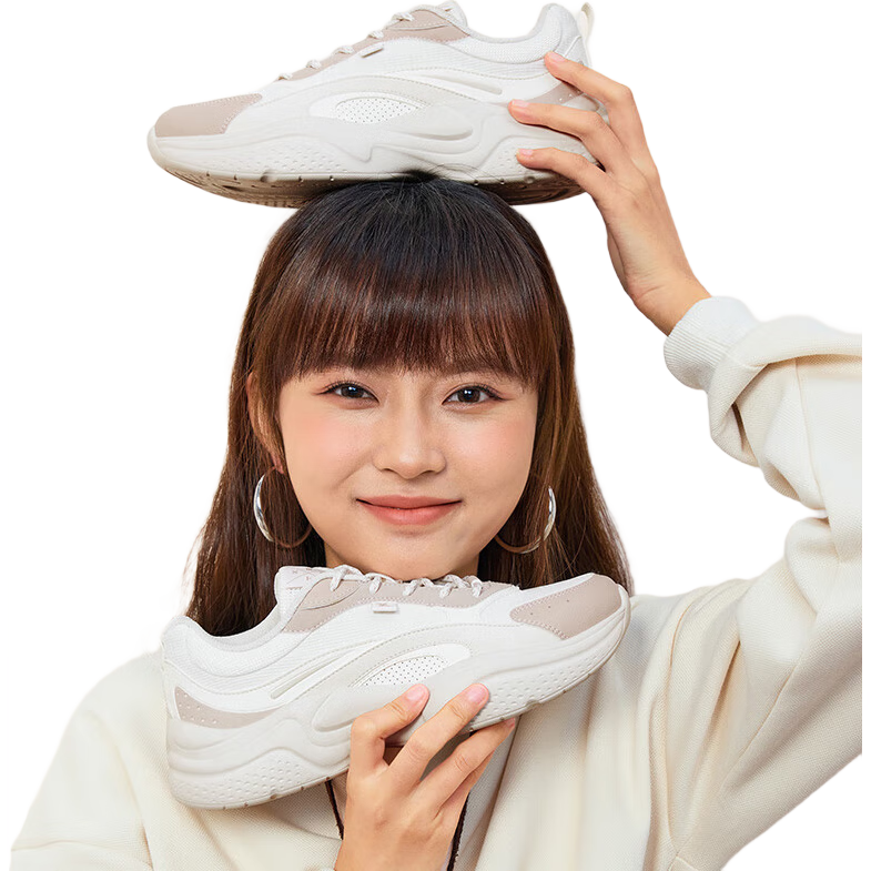 ���ڲ������ز�ŮЬ�˶�����Ь�ļ�����͸�����������ϵ�Ь ����/���غ� 36�� 