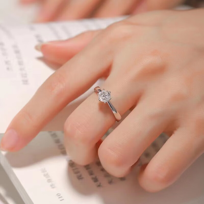 DR钻戒经典六爪莫桑石戒指1克拉情侣对戒赠女友S925银求婚结婚礼物