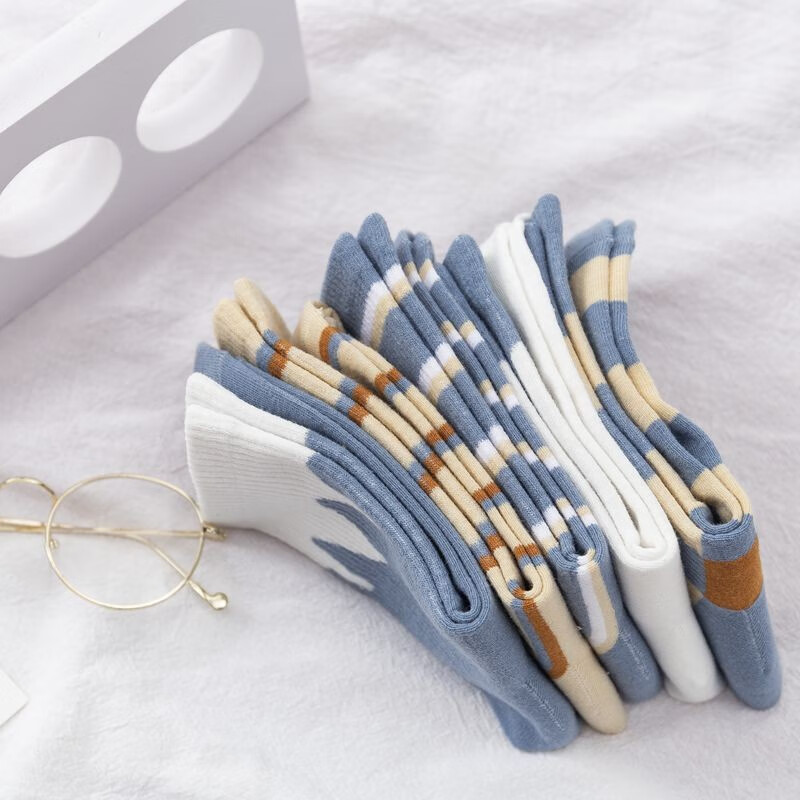 米大爷6双装袜子女秋冬季中筒袜女士休闲棉袜格子款女袜运动潮流长袜子 英伦格子款中筒女袜 均码