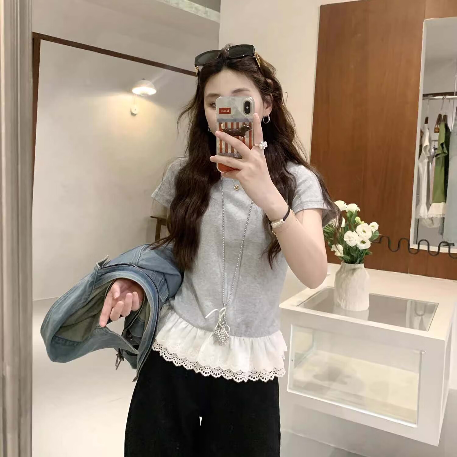 微光里正肩女t恤2025夏新款短袖修身蕾丝拼接设计感小众纯欲百搭短上衣 蕾丝边短袖【花灰色 M】 80-95斤