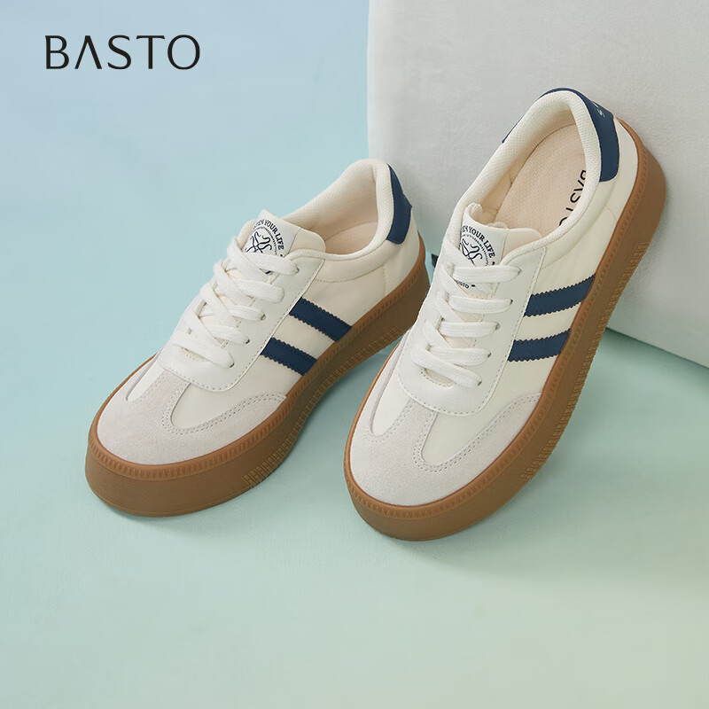 百思图2025年新款【经典德训】时尚复古运动德训鞋厚底女休闲鞋V2506AM5 米/灰/蓝 34