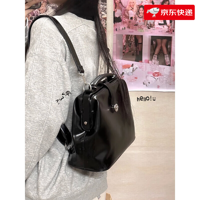 卡帝乐鳄鱼包包女2025新款感小众斜挎包上课通勤大容量手提双肩书包