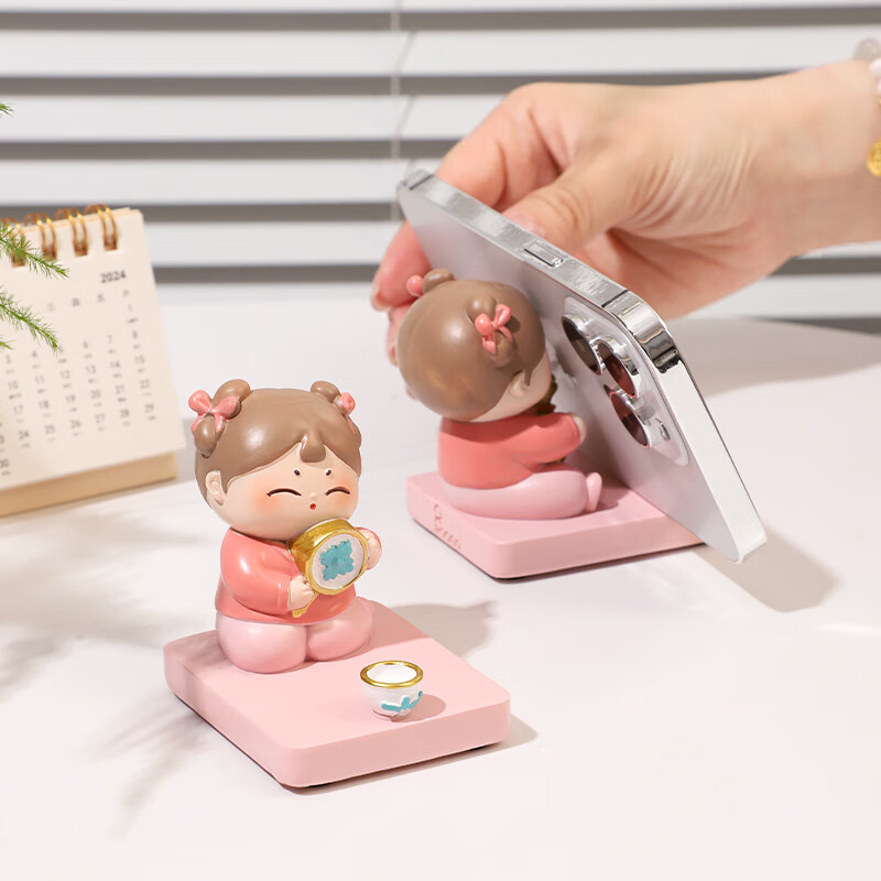 如果实用手机架摆件创意可爱装饰固定架办公室工位桌面送女生追剧礼物 小君手机架全套送礼袋
