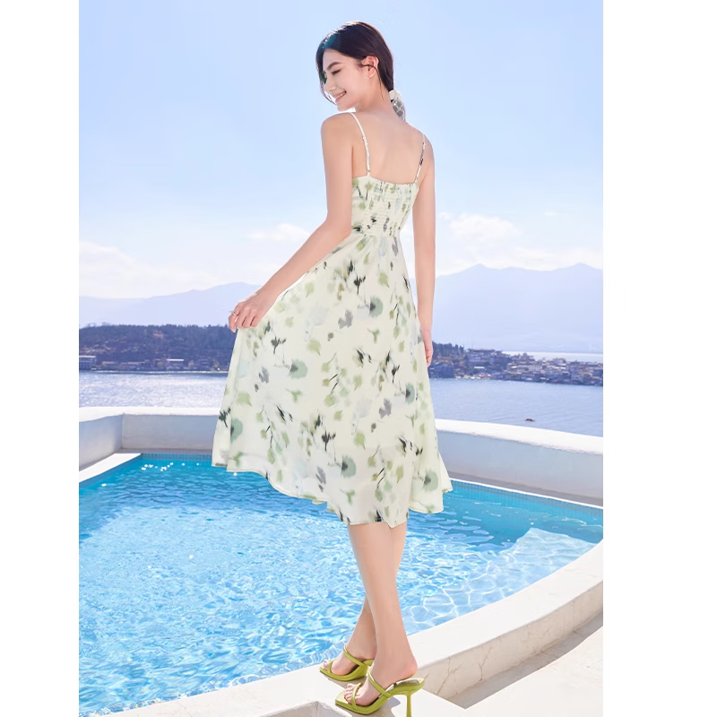 香影海邊度假綠色吊帶連衣裙女2025夏季新款中長(cháng)收腰雪紡沙灘裙子 果綠 S 155/80A/85-95斤/裙長(cháng)86cm