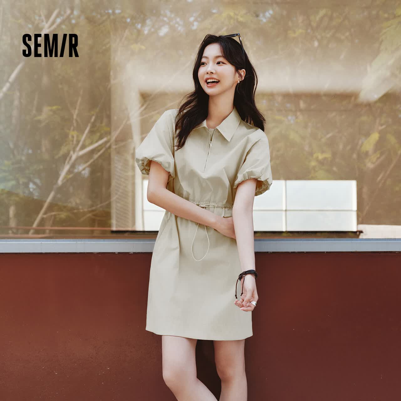 森马（Semir）连衣裙女翻领灯笼袖盐系休闲风新款夏季防晒收腰短裙户外 奶白10536 XL