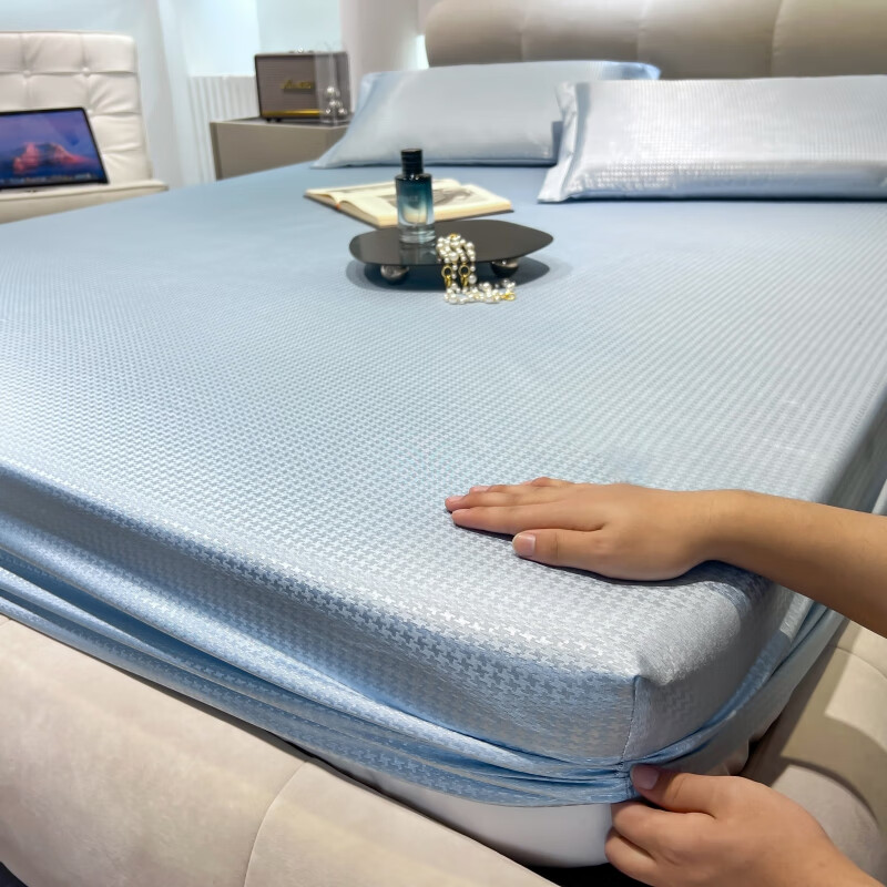 多兰诗（Duolanshi）冰丝床笠套件 轻奢夏季单人床罩1.5m双人1.8米床垫套防滑床笠 天空蓝 150cm*200cm 床笠+枕套2只