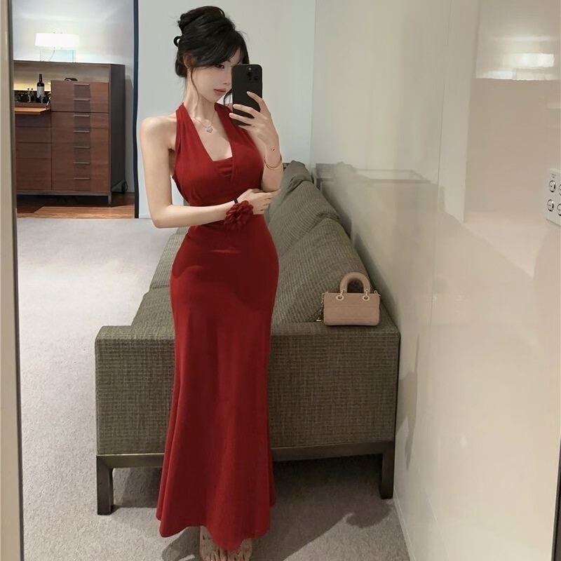 御姐风高级感超好看挂脖吊带修身包臀长裙红色连衣裙2025新款穿搭 红色 L