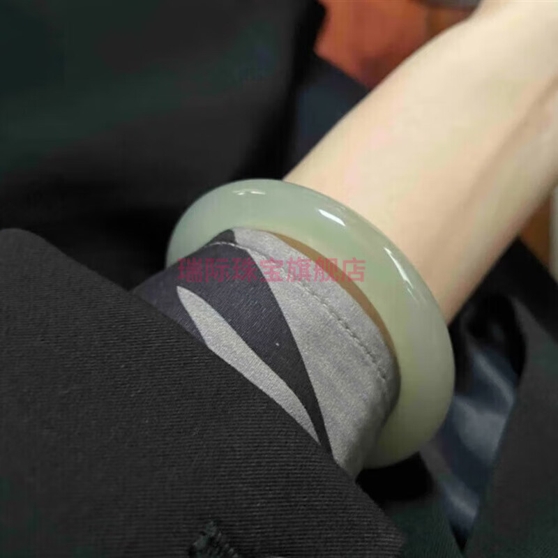 和田玉手镯哪个牌子好？测评这8款温润细腻臻品-图片6