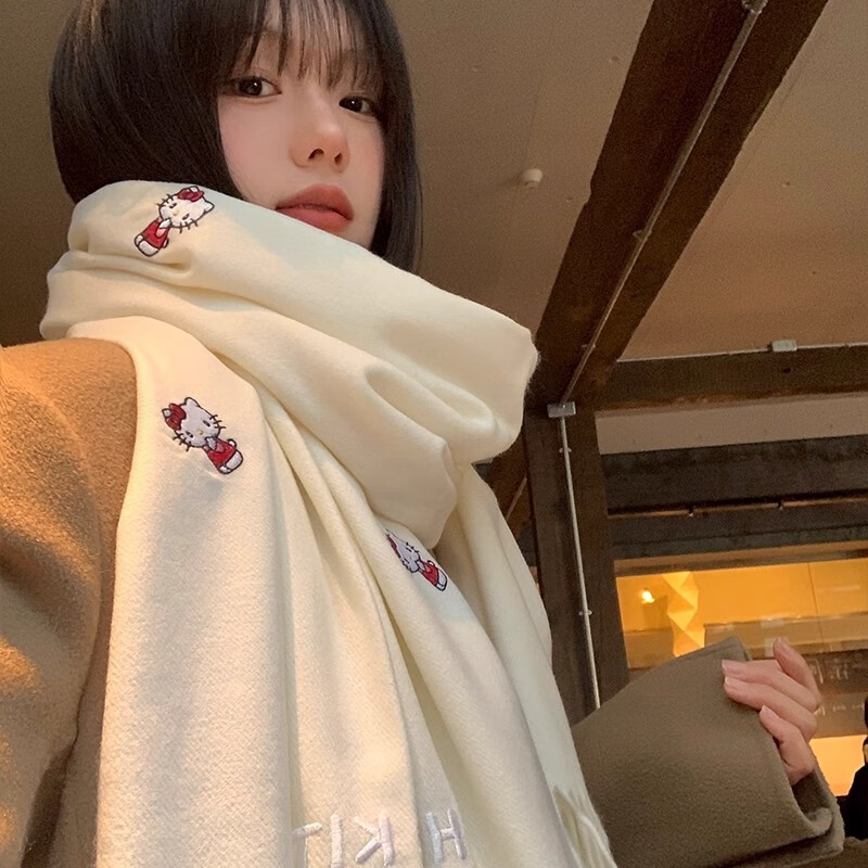 女王饰界正版授权Hellokitty刺绣仿羊绒围巾女冬季保暖护颈学生围脖 Hellokitty刺绣凯蒂猫-米白色