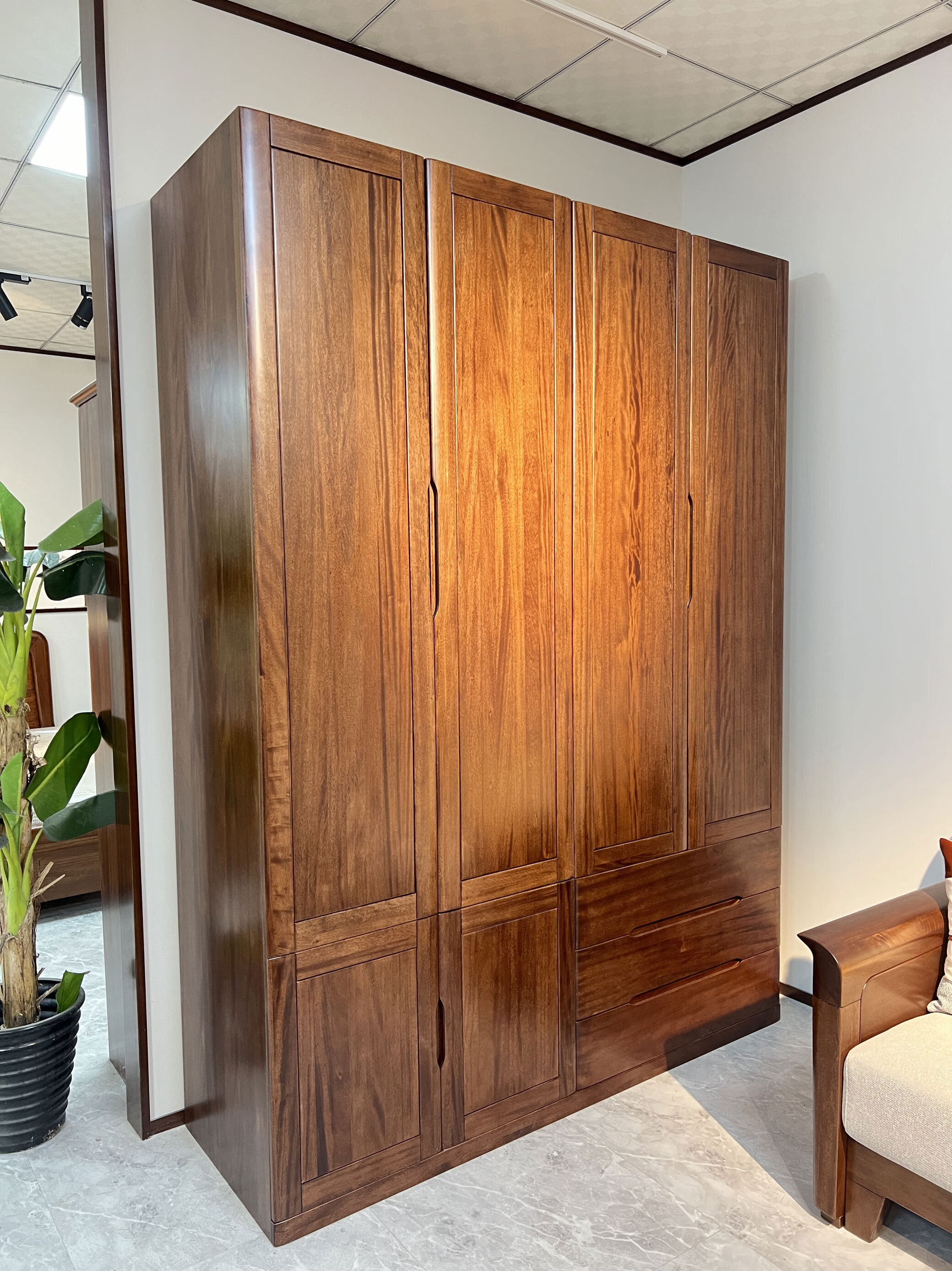 接运猫乌金木衣柜全实木原木无贴皮无多层18四门衣柜二门三门16四门柜