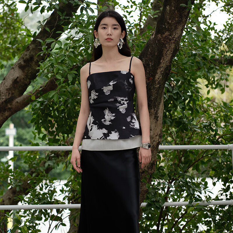 阿依莲【商场同款】法式吊带背心女可外穿2025夏季新款高端显瘦无袖上衣 黑色 S
