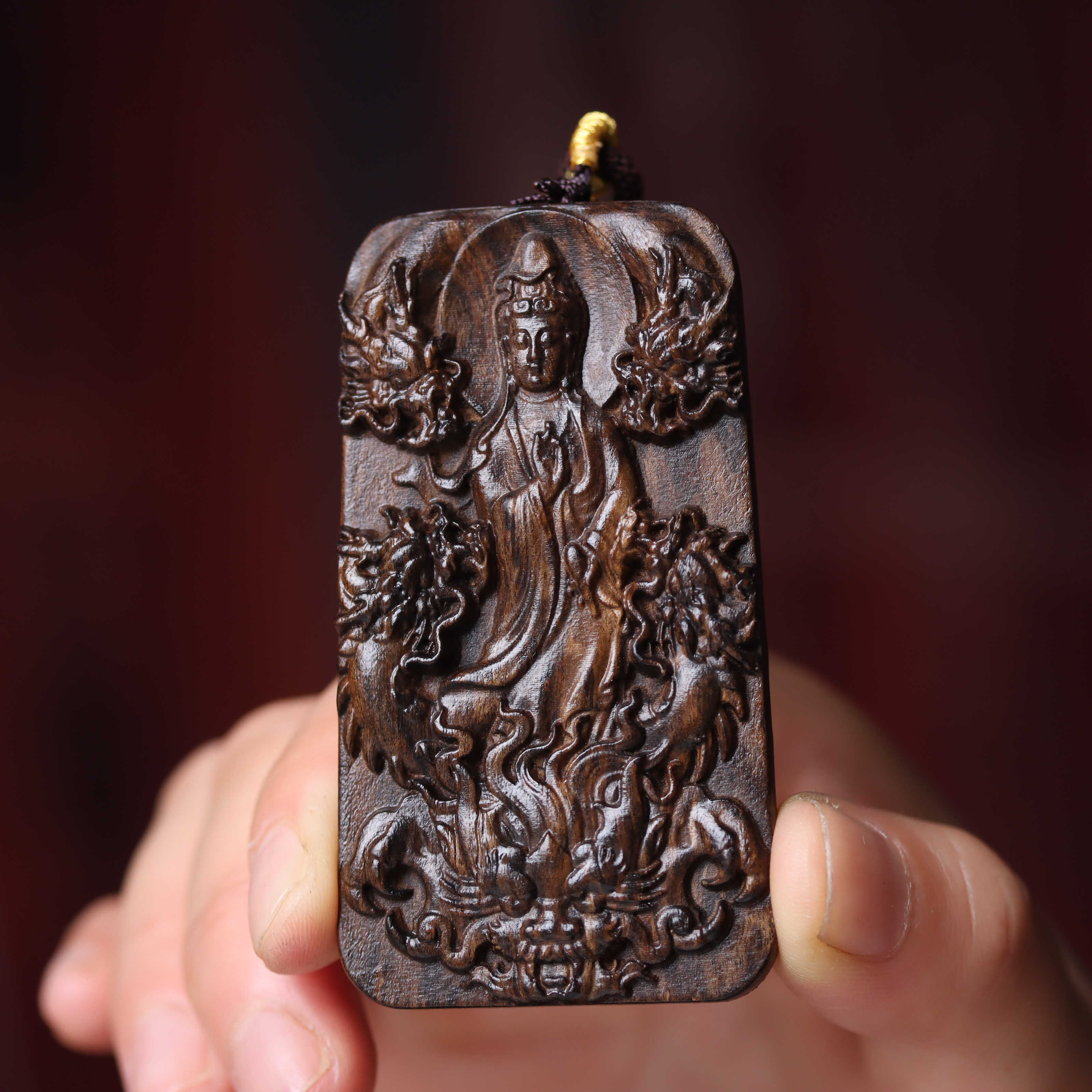 木雕手把件沉香车挂件观音菩萨佛牌毛衣链 沉香木九龙观音吊坠4*7cm