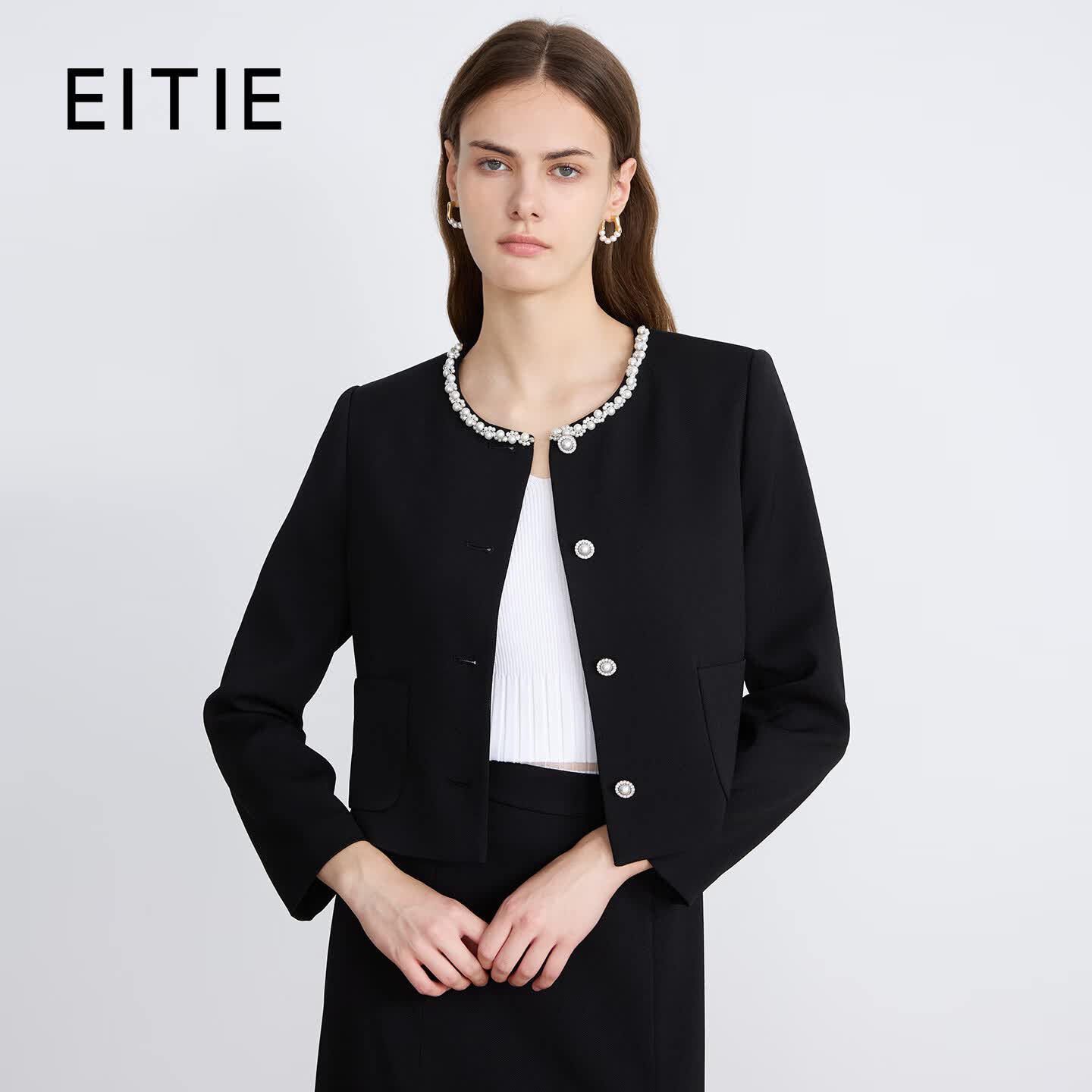 爱特爱（EITIE）时尚优雅通勤钉珠圆领小香风短外套秋季新款开衫女C2503810 极简黑20 L