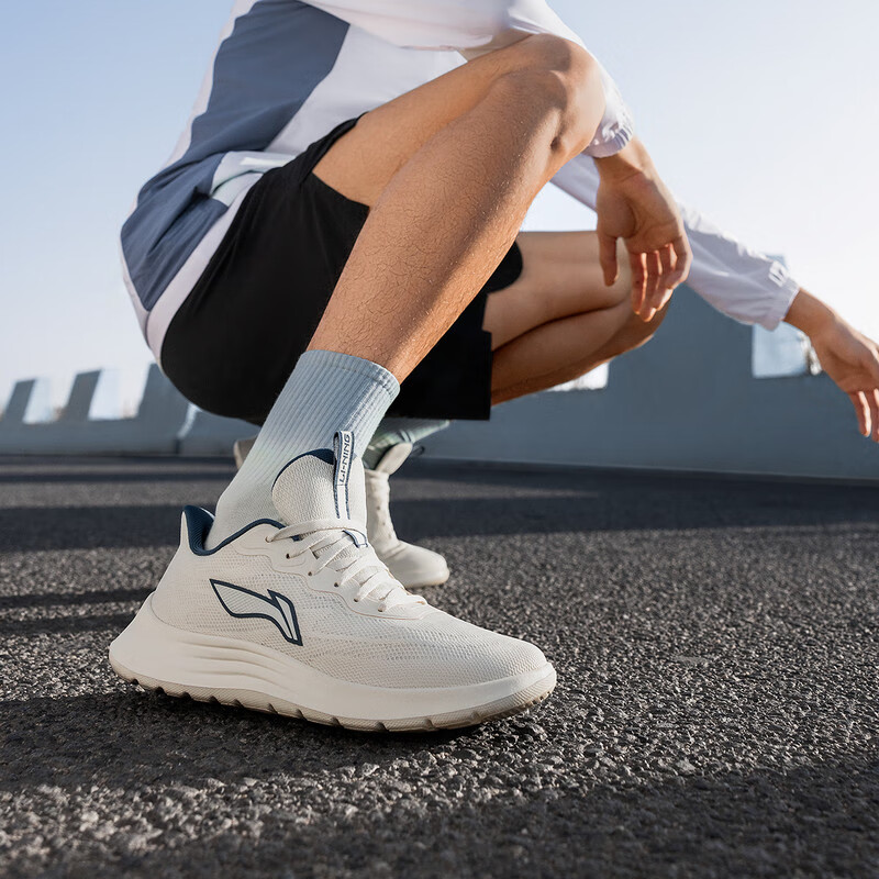 ������LI-NING��������Ь��������͸�����������˶�����Ь�ٴ������ܲ�Ь