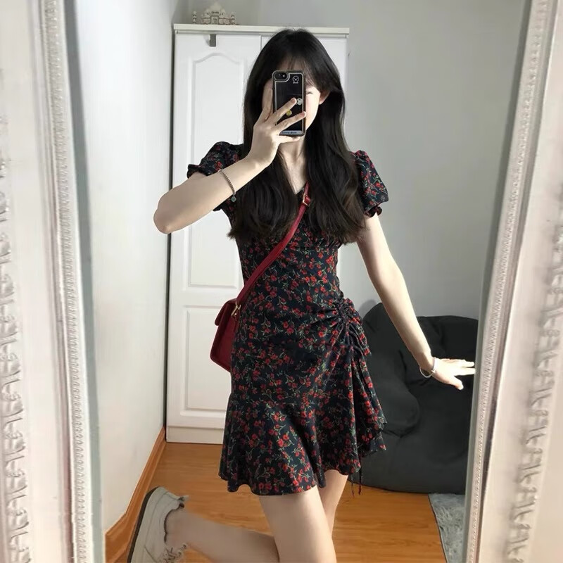 小个子显瘦连衣裙黑色碎花连衣裙女夏2025新款小个子法式泡泡袖V 连衣裙 现货 款 S