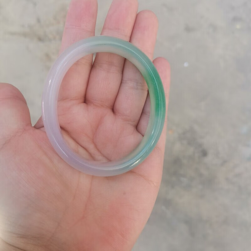 贵妃玉手镯椭圆形玉镯手镯冰种飘花翡翠玉手镯