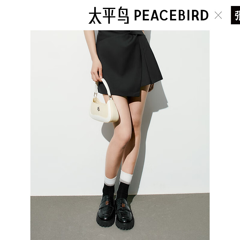 太平鳥(niǎo)女裝半身裙秋季韓版時(shí)尚休閑扭結(jié)百褶裙短裙 黑色 M