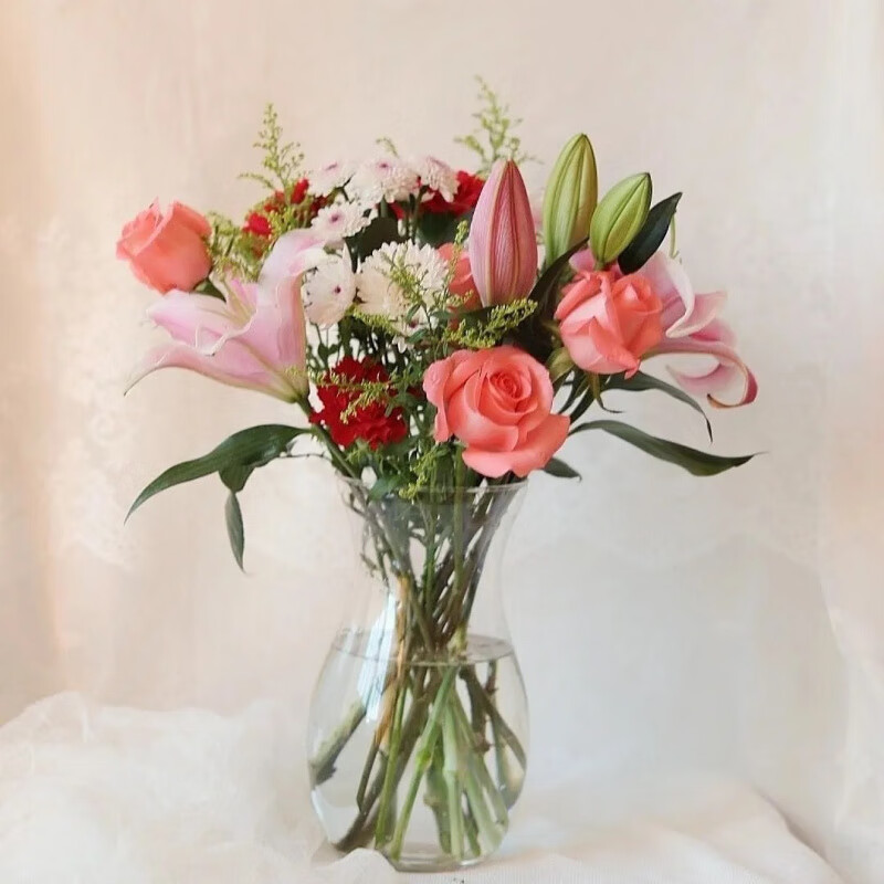 朵芮蜜【混搭鲜花】百合玫瑰向日葵康乃馨小雏菊黄莺云南基地直发 ()玫瑰+百合+康乃馨+小雏菊+配草 鲜花+配草【混搭15支】送保鲜剂